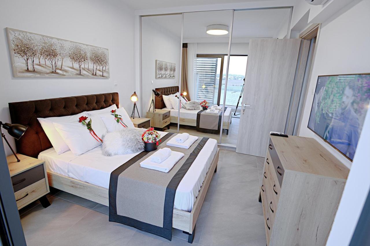 Golden Tree Apartment Paralímni Eksteriør bilde