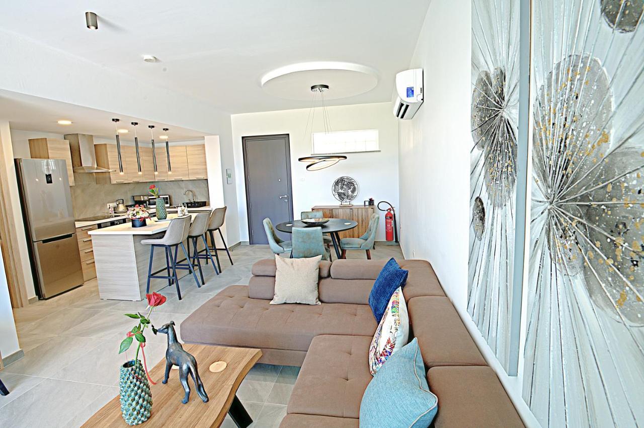 Golden Tree Apartment Paralímni Eksteriør bilde