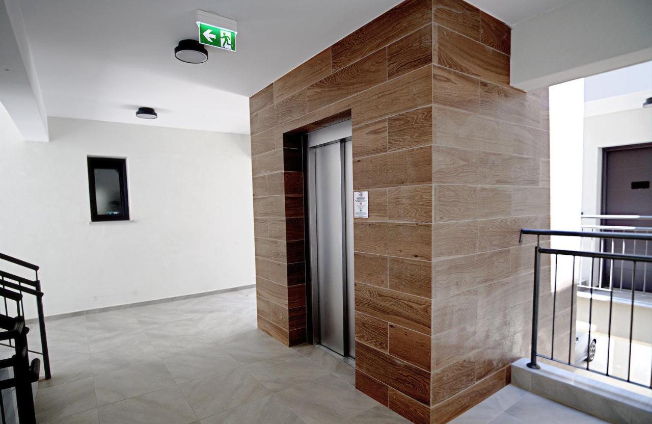 Golden Tree Apartment Paralímni Eksteriør bilde