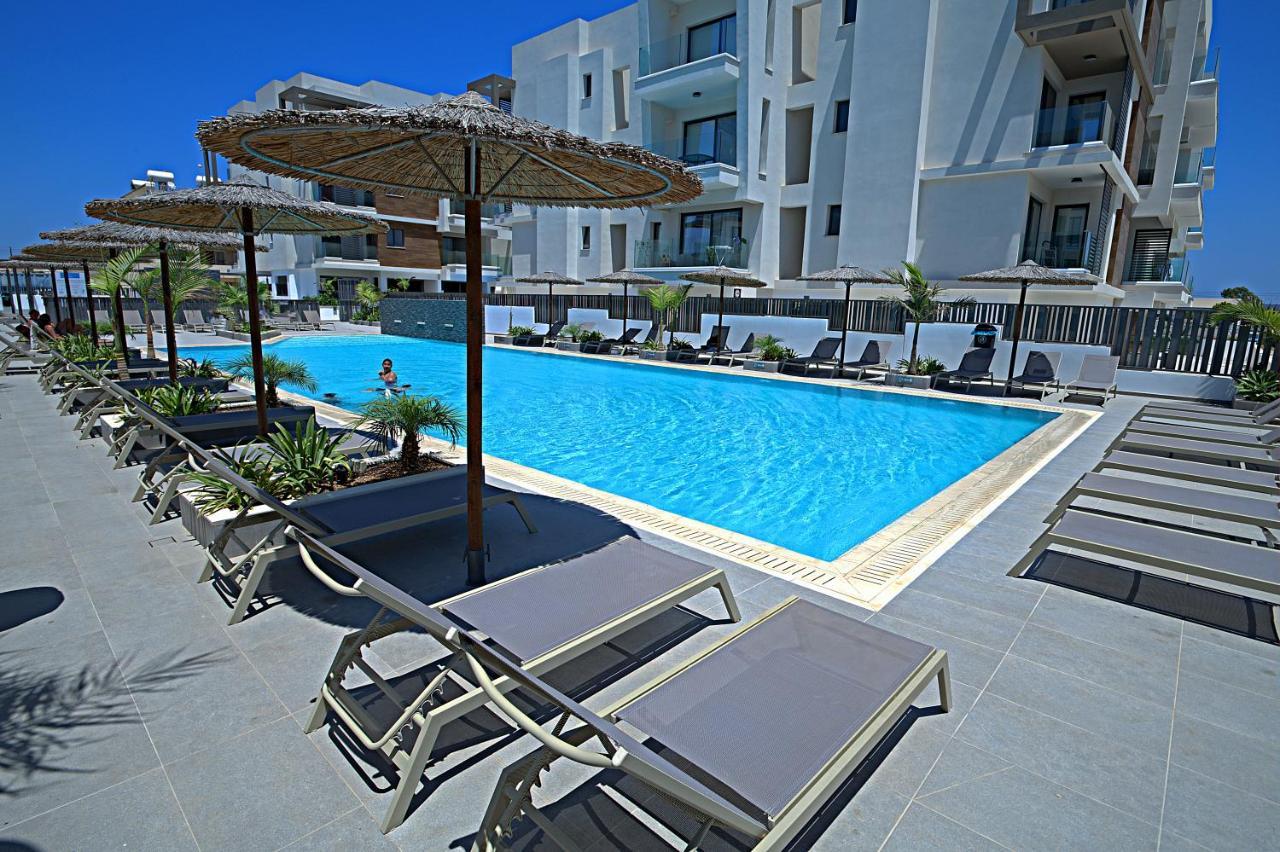 Golden Tree Apartment Paralímni Eksteriør bilde