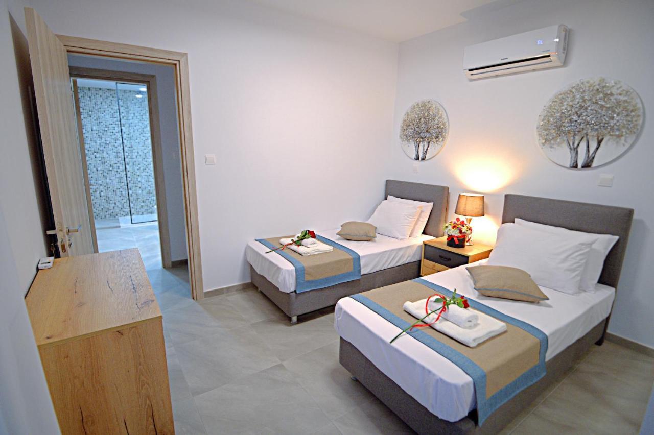 Golden Tree Apartment Paralímni Eksteriør bilde