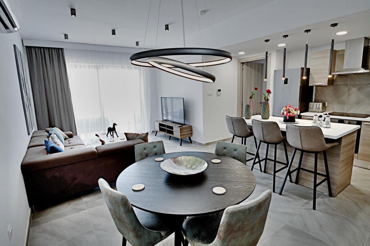 Golden Tree Apartment Paralímni Eksteriør bilde