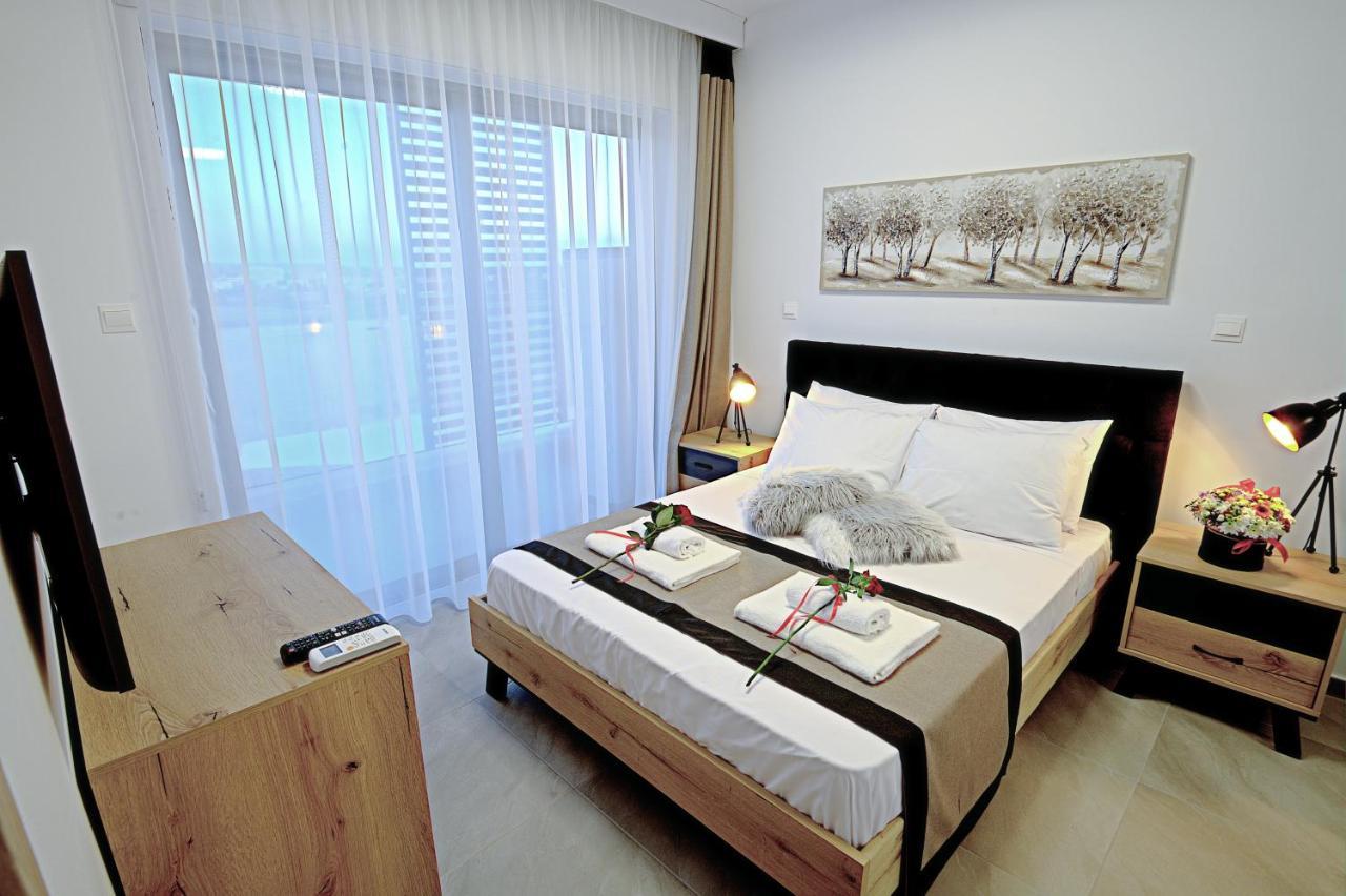 Golden Tree Apartment Paralímni Eksteriør bilde