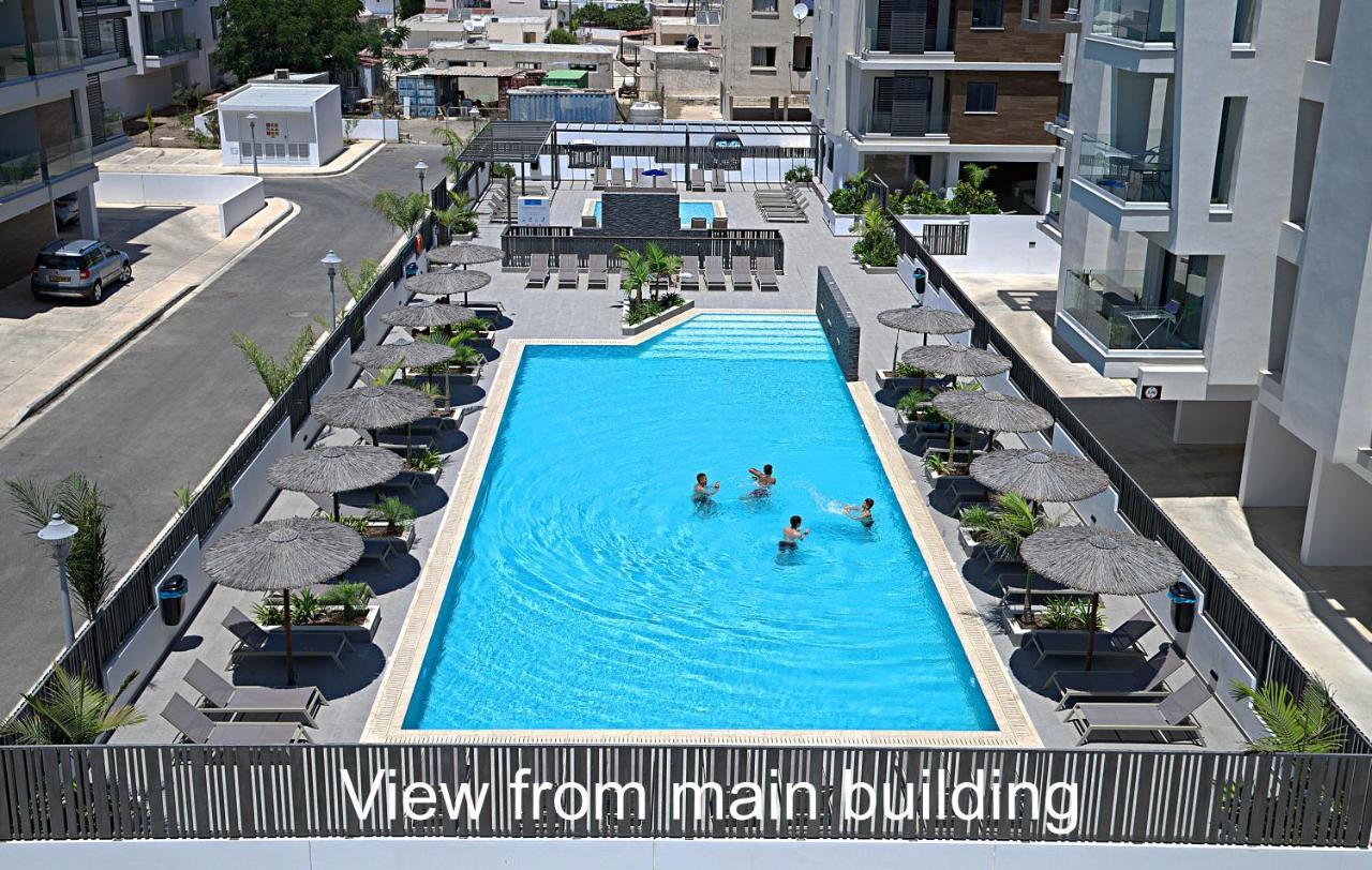 Golden Tree Apartment Paralímni Eksteriør bilde