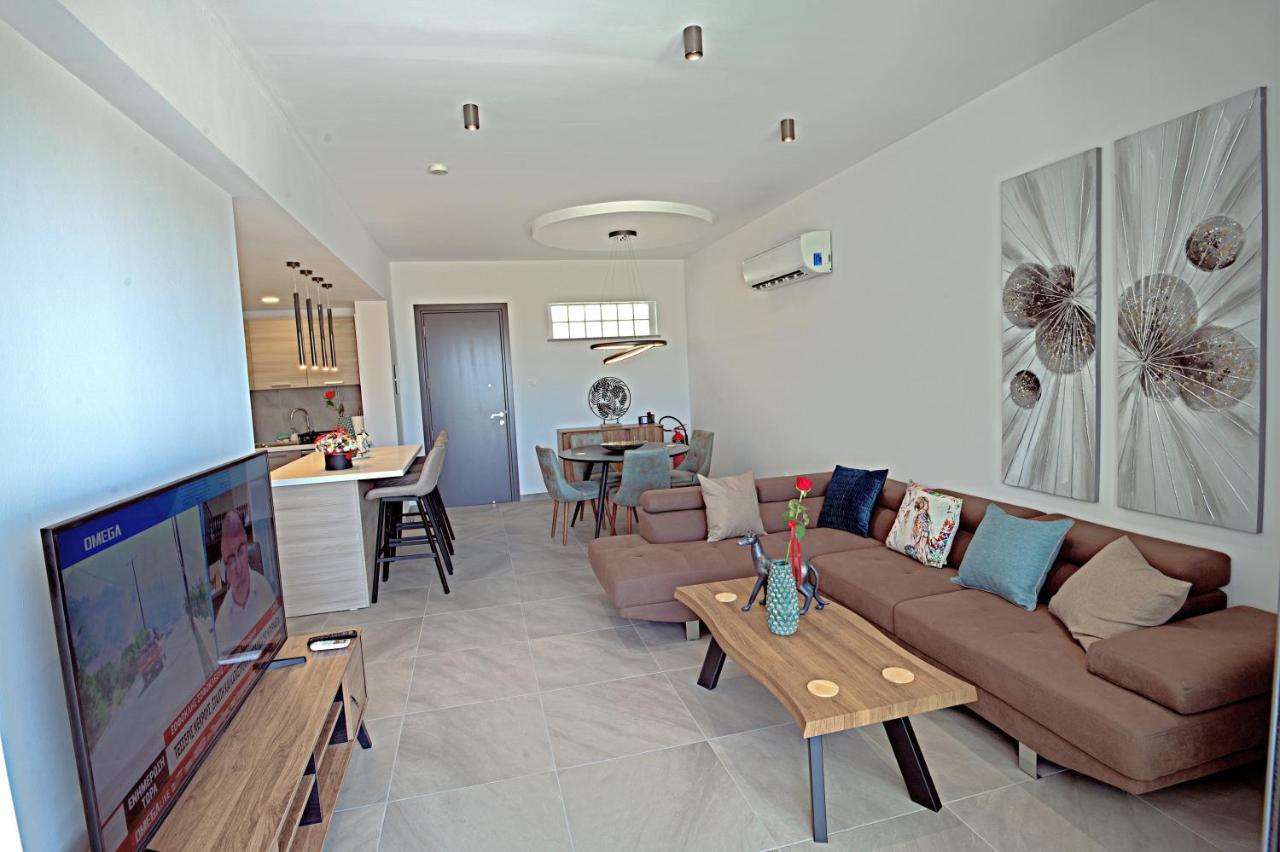 Golden Tree Apartment Paralímni Eksteriør bilde