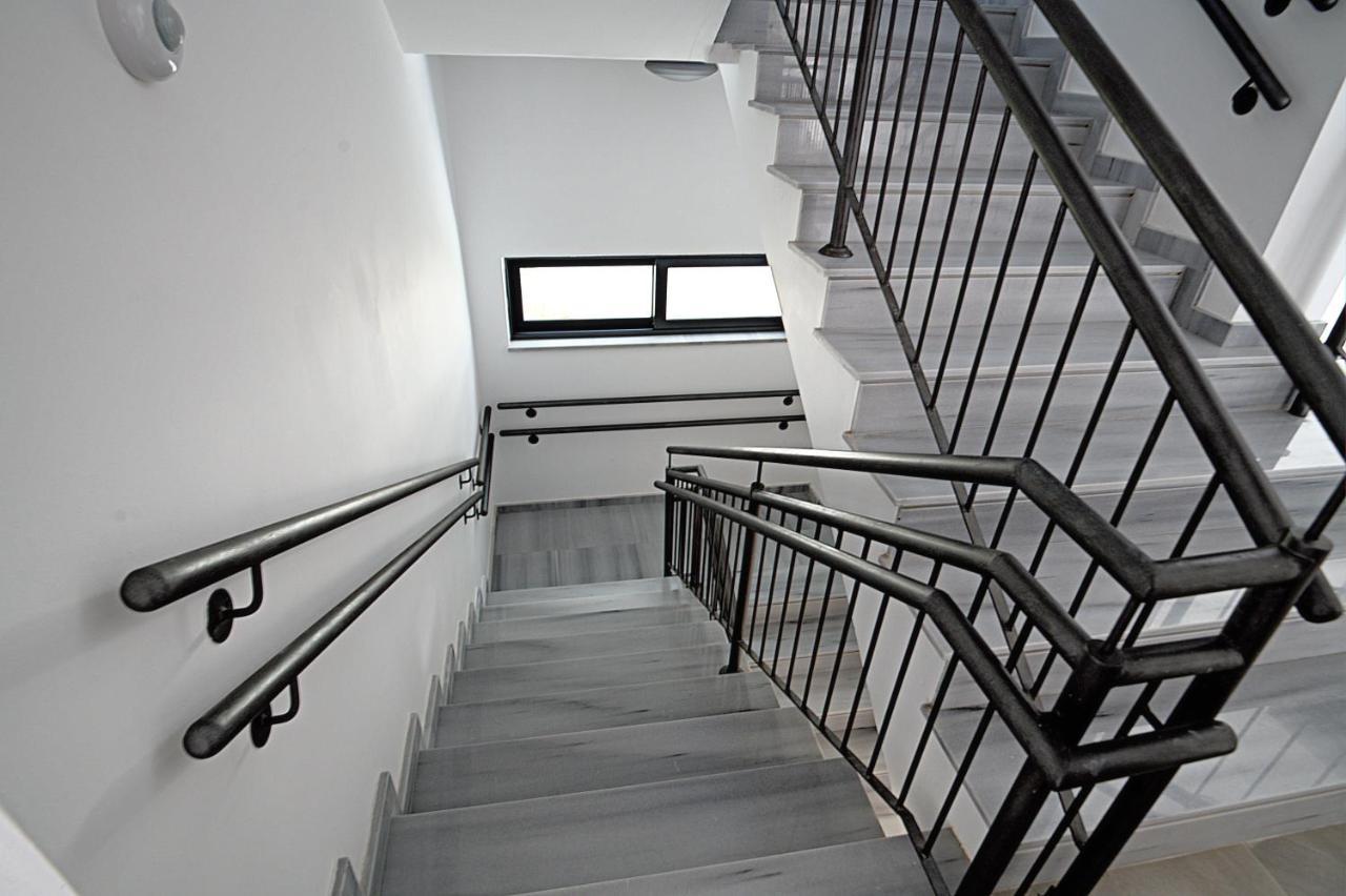 Golden Tree Apartment Paralímni Eksteriør bilde
