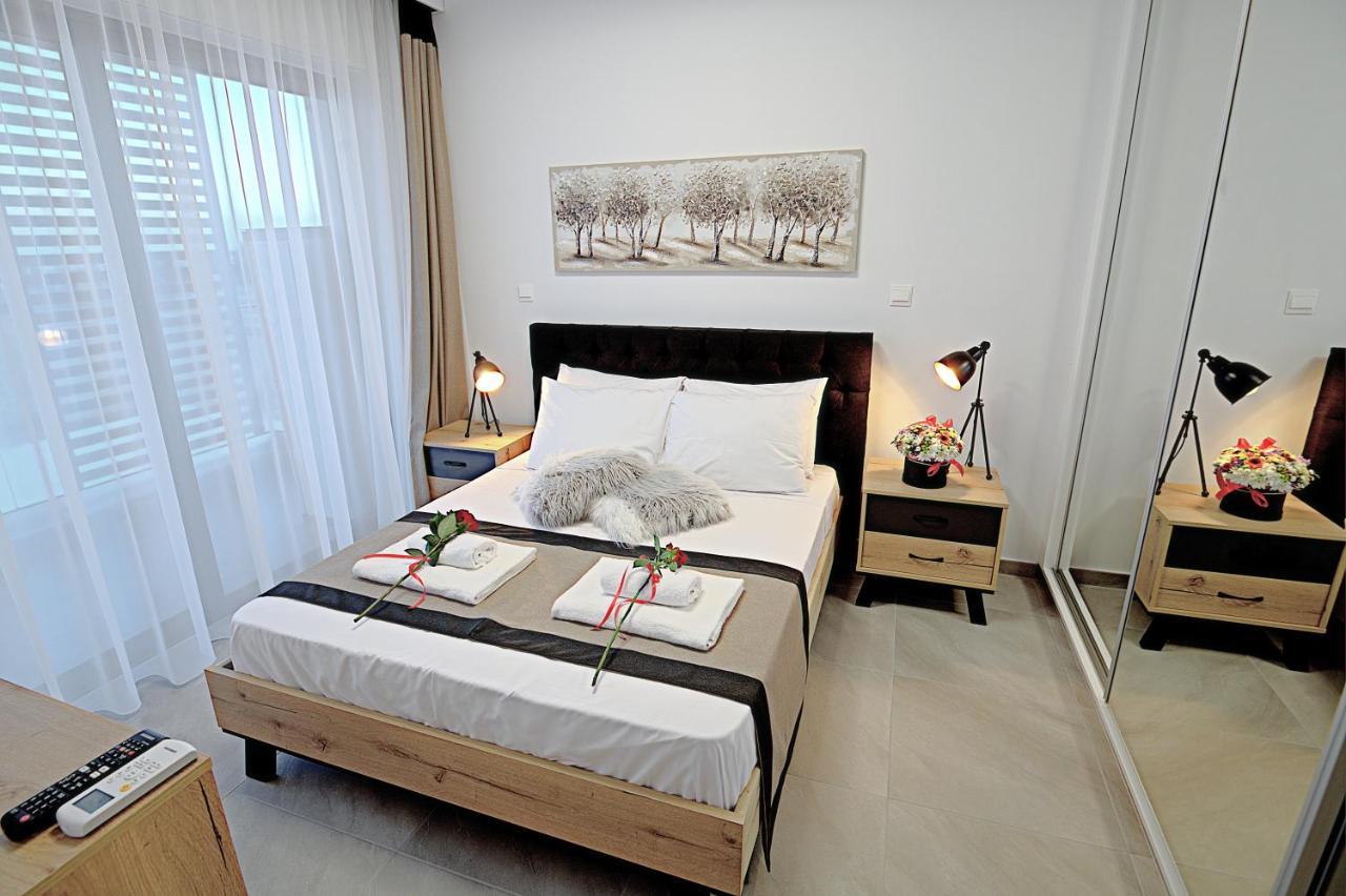 Golden Tree Apartment Paralímni Eksteriør bilde