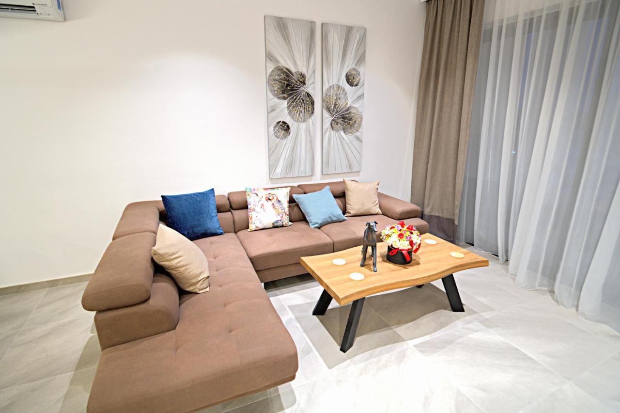 Golden Tree Apartment Paralímni Eksteriør bilde