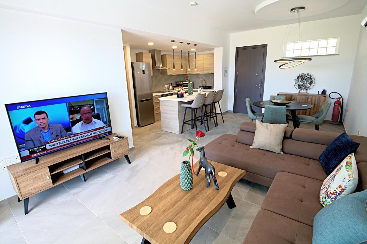 Golden Tree Apartment Paralímni Eksteriør bilde