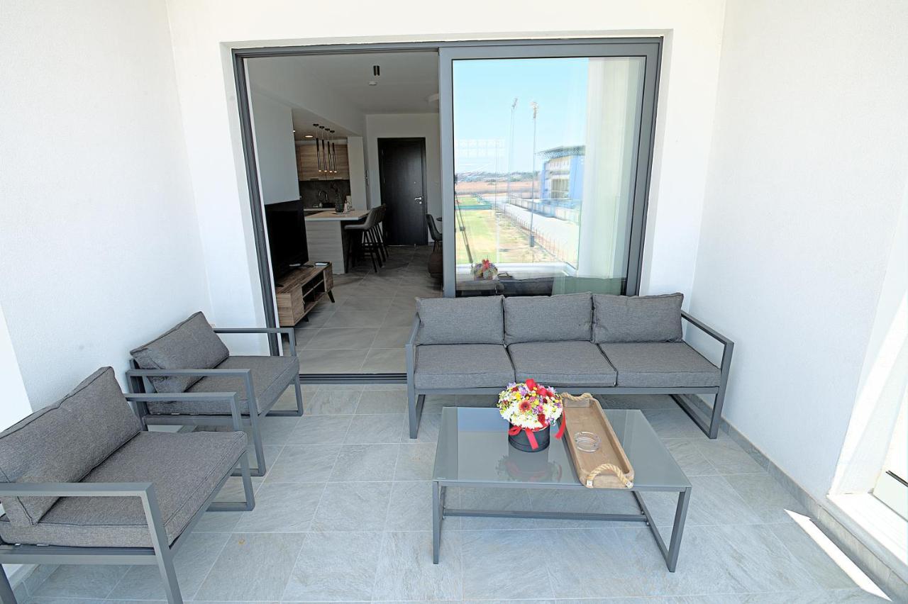 Golden Tree Apartment Paralímni Eksteriør bilde