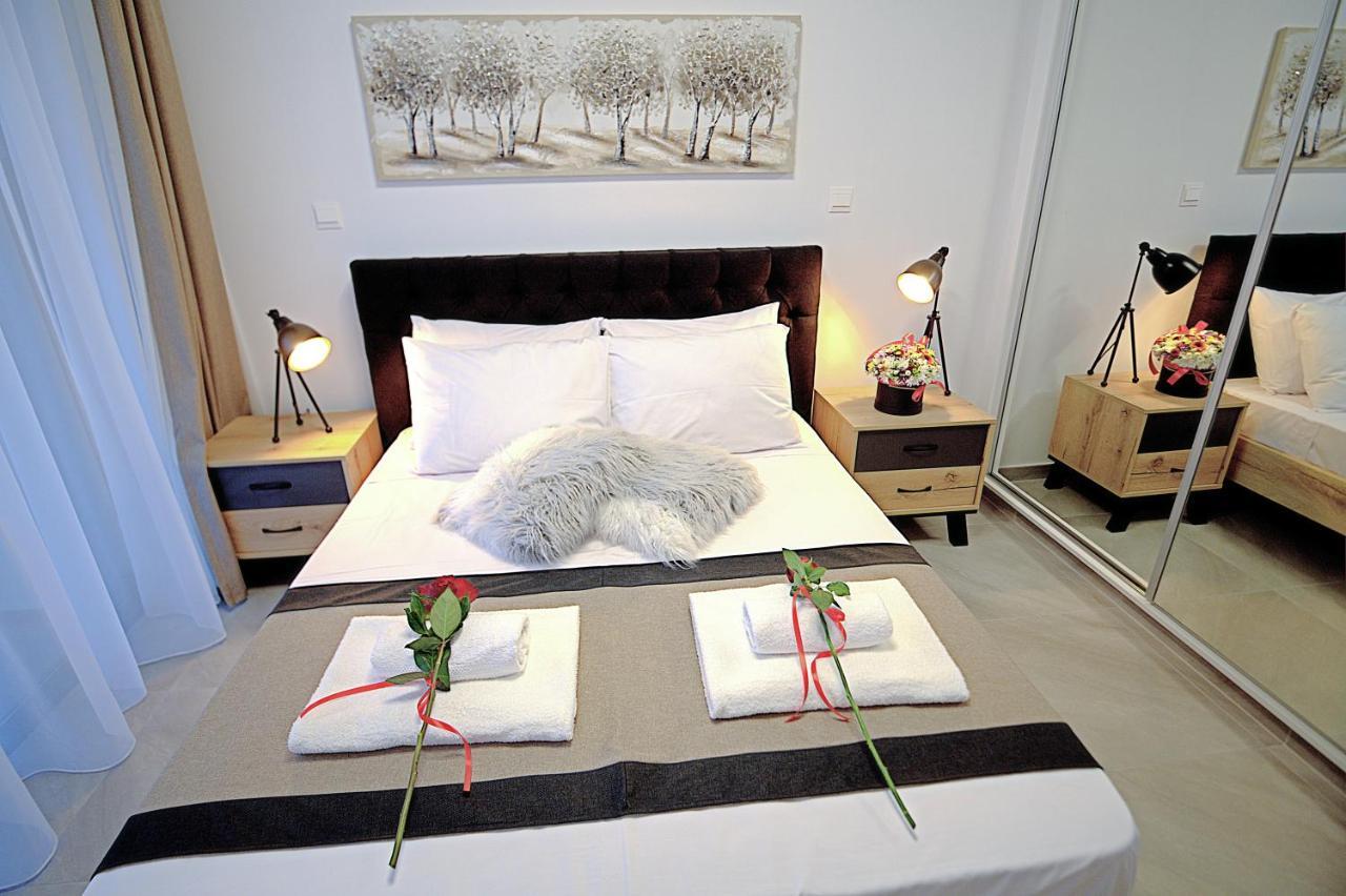 Golden Tree Apartment Paralímni Eksteriør bilde